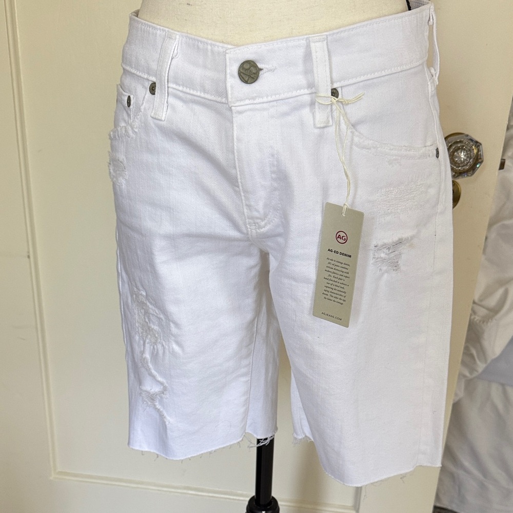 NWT- AG Adriano Goldschmied Nikki White Relaxed  Skinny Shorts - sz 27